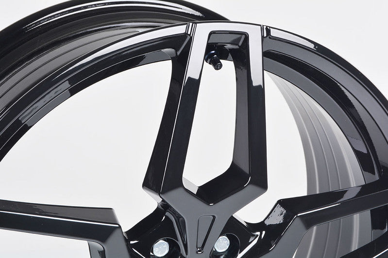 The AC Schnitzer AC4 Forged Gloss Black Wheel Package For M8 F93